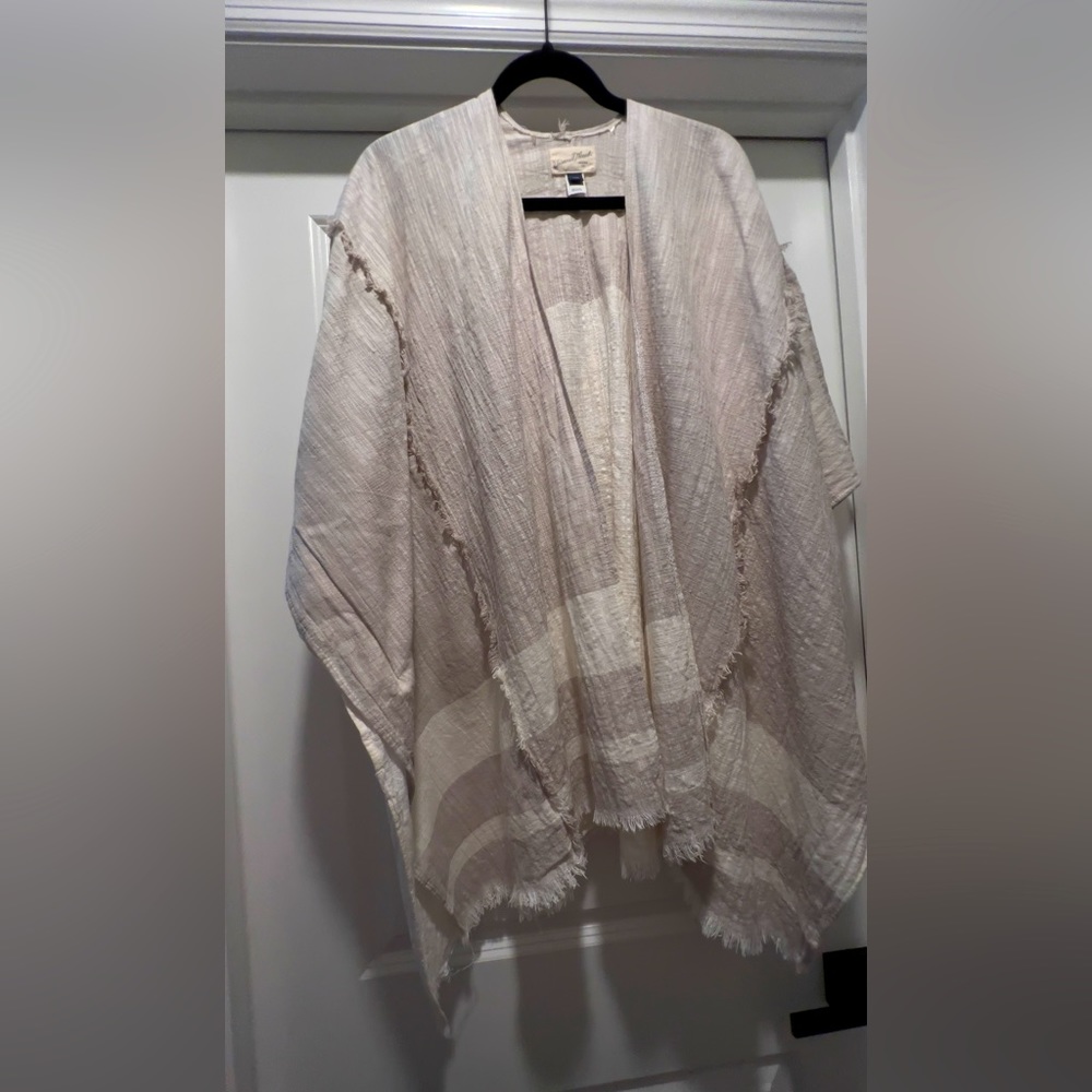 Universal Thread Cape Shawl EUC
